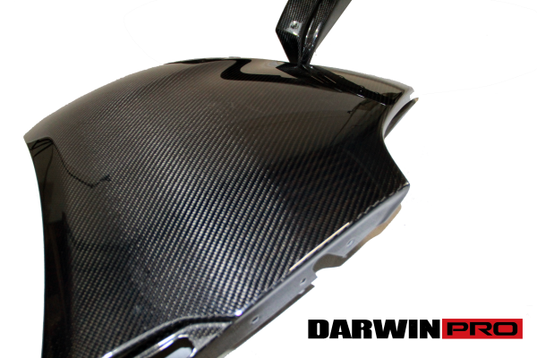 darwinpro-carbon-fiber-mclaren-650s-rear-bumper-oe-style-closeup3-kcf8003oe650s-rb.png