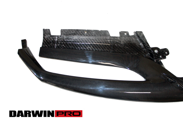 darwinpro-ferrari-488-GTB-carbon-fiber-front-lip-splitter-closeup-drycf9503oe.fl.png